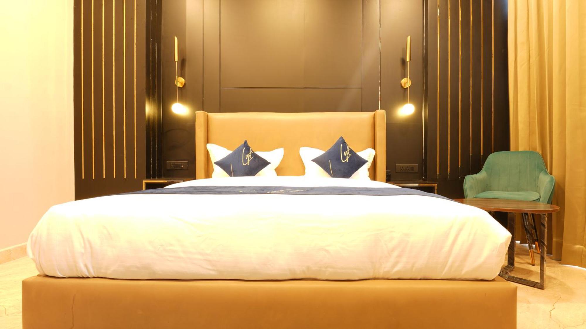 Aquila Grand Suites - Noida Sector 136 Eksteriør billede