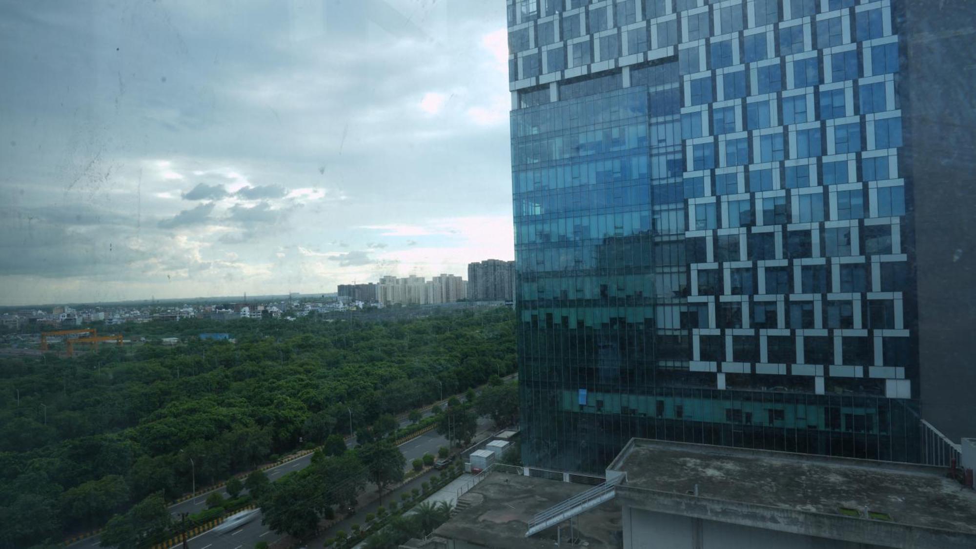 Aquila Grand Suites - Noida Sector 136 Eksteriør billede