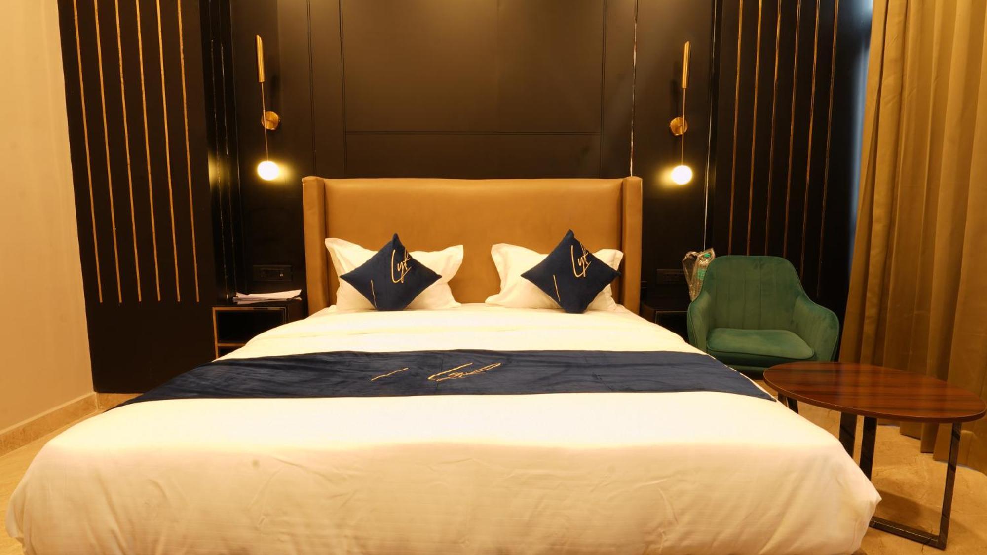 Aquila Grand Suites - Noida Sector 136 Eksteriør billede