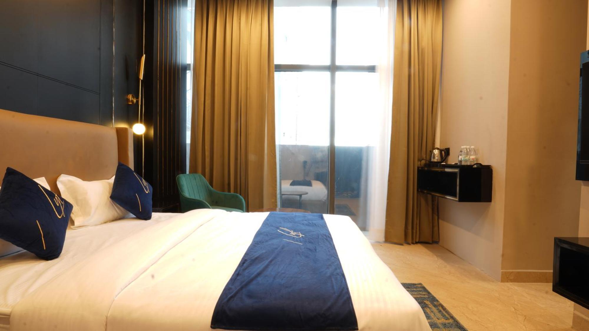 Aquila Grand Suites - Noida Sector 136 Eksteriør billede