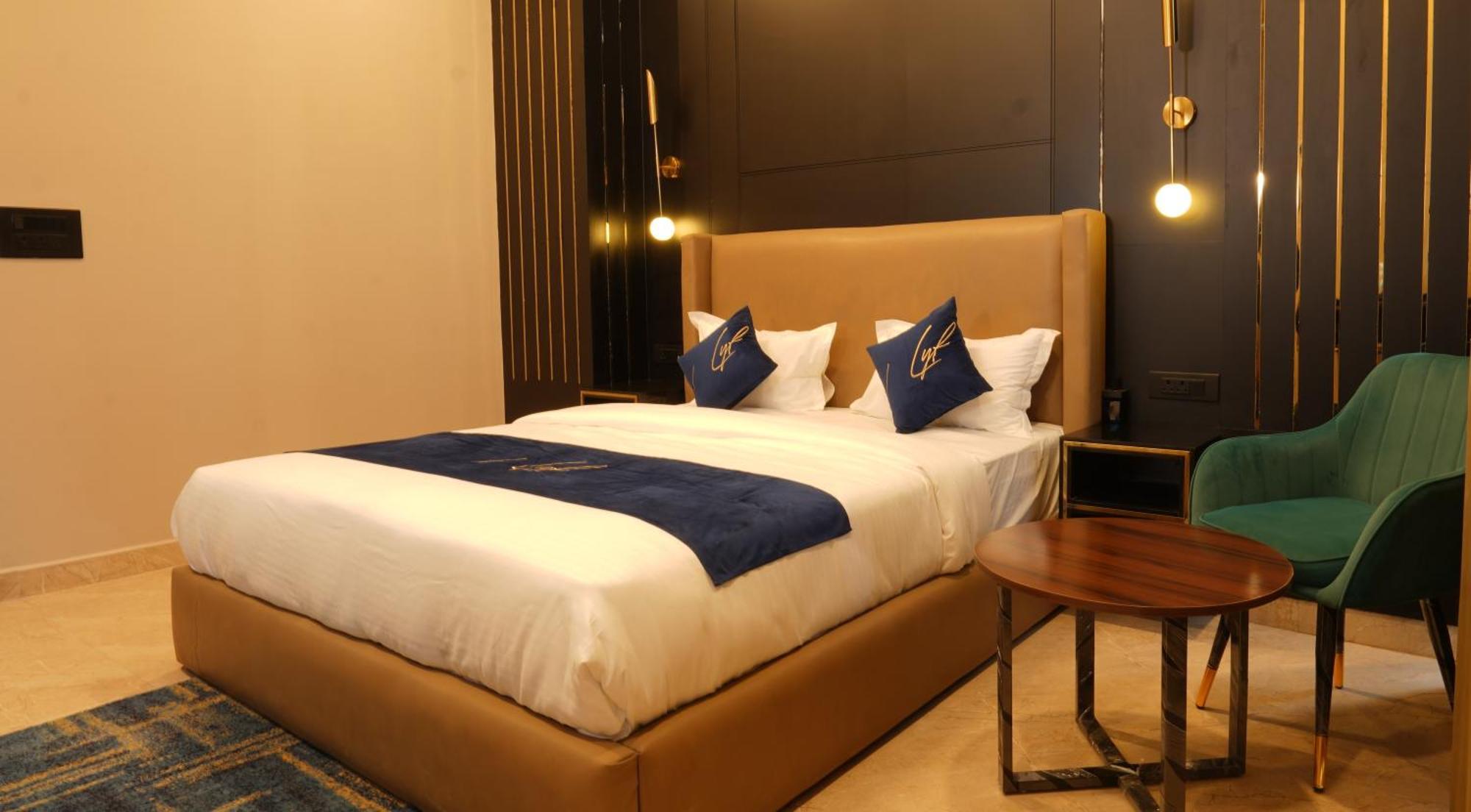Aquila Grand Suites - Noida Sector 136 Eksteriør billede