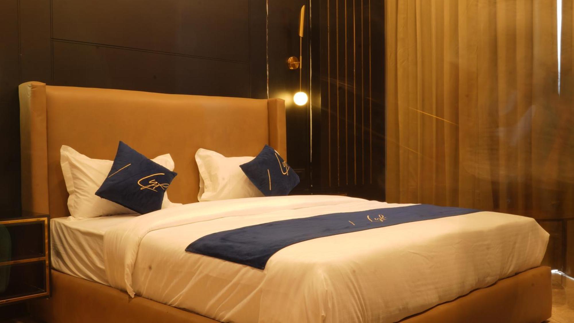 Aquila Grand Suites - Noida Sector 136 Eksteriør billede