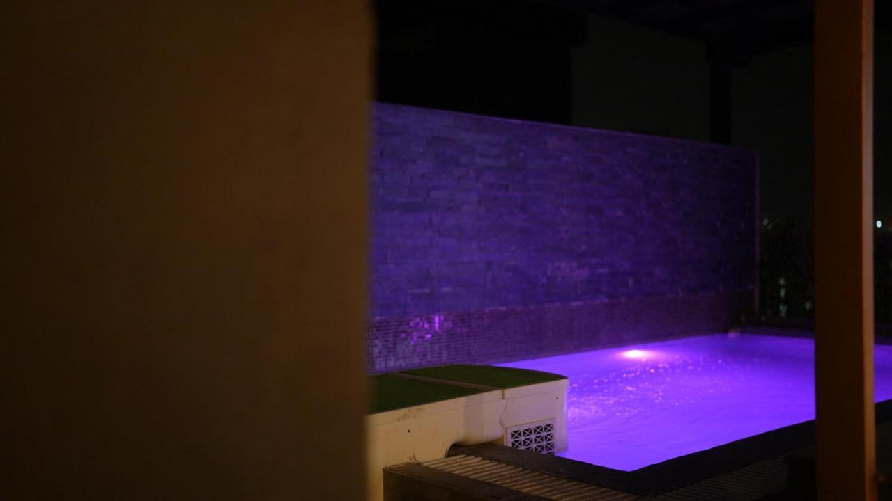 Aquila Grand Suites - Noida Sector 136 Eksteriør billede