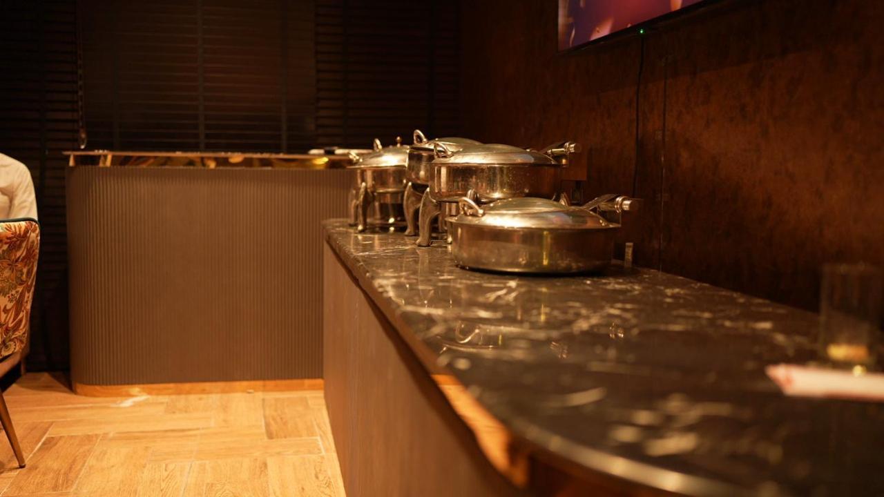 Aquila Grand Suites - Noida Sector 136 Eksteriør billede